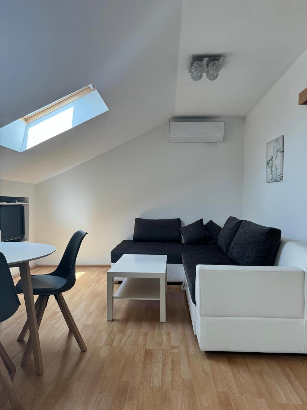 Haus Ella Apartment Novi Vinodolski Ngoại thất bức ảnh